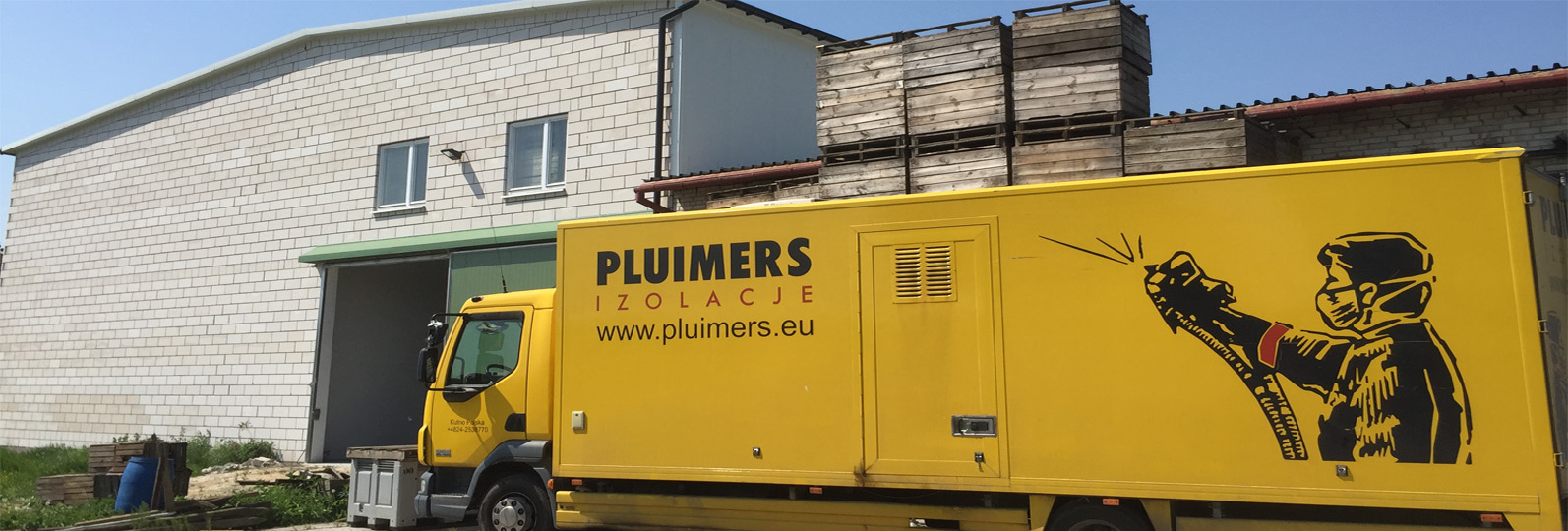 Ciężarówka Pluimers przed przechowalnią